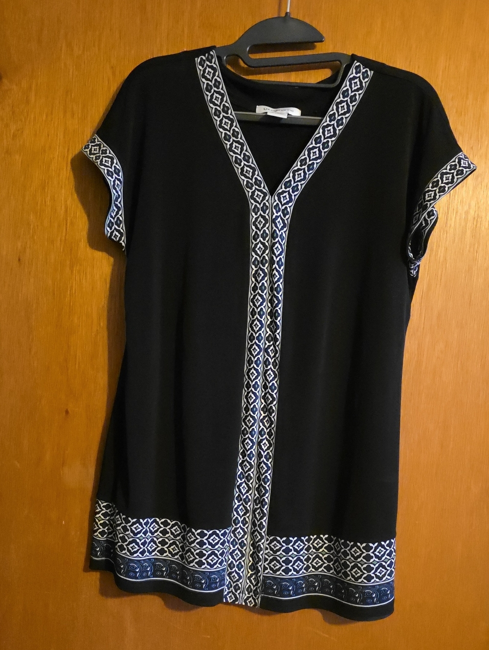 Liz Claiborne Black V-Neck Women's Top Size S